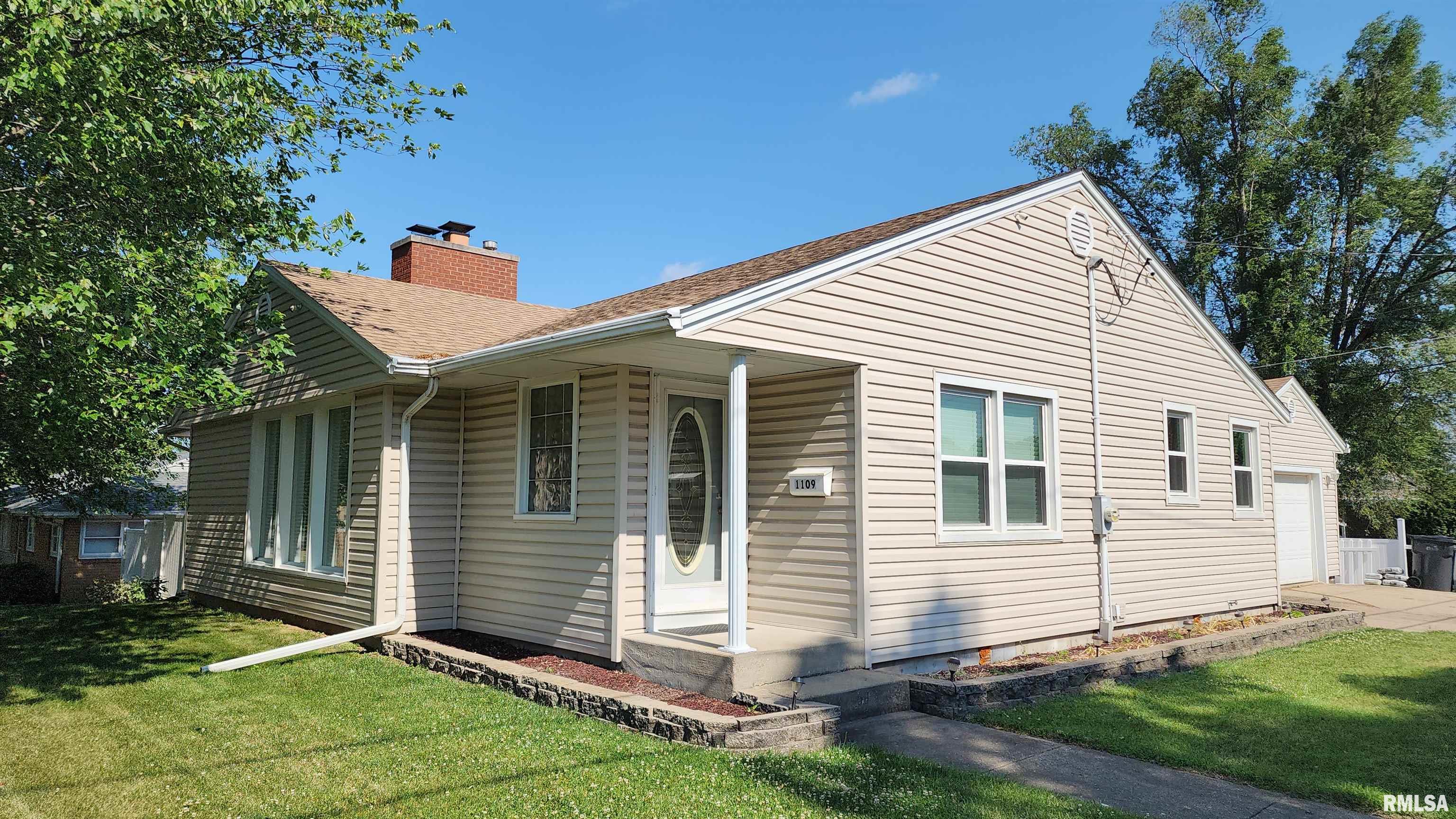 1109 Sheridan Road Pekin, IL 61554 - Photo 2 of 41