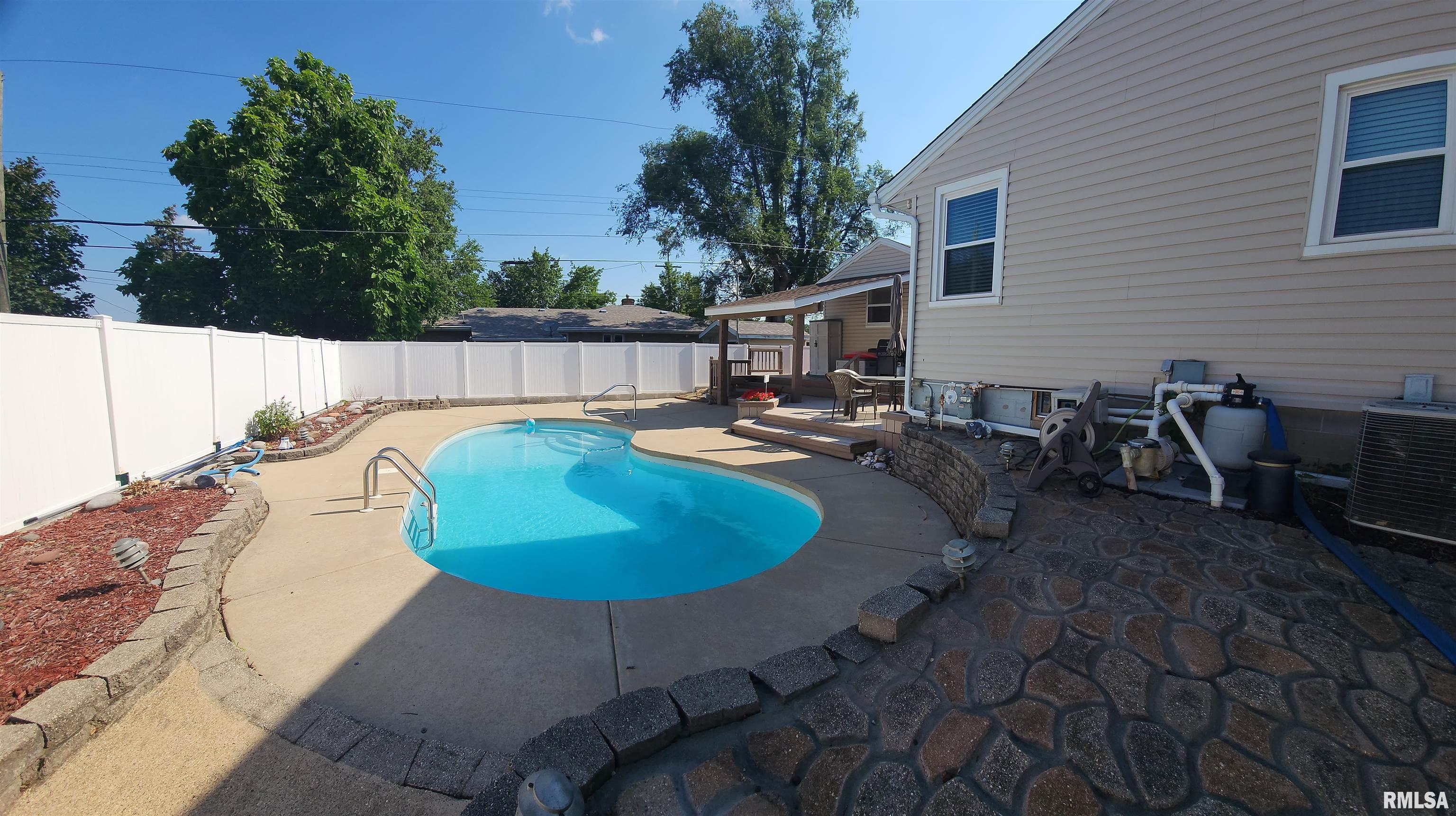 1109 Sheridan Road Pekin, IL 61554 - Photo 38 of 41