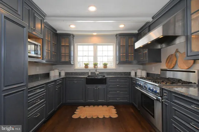 $1,389,000 | 457 School House Lane, Devon, PA 19333