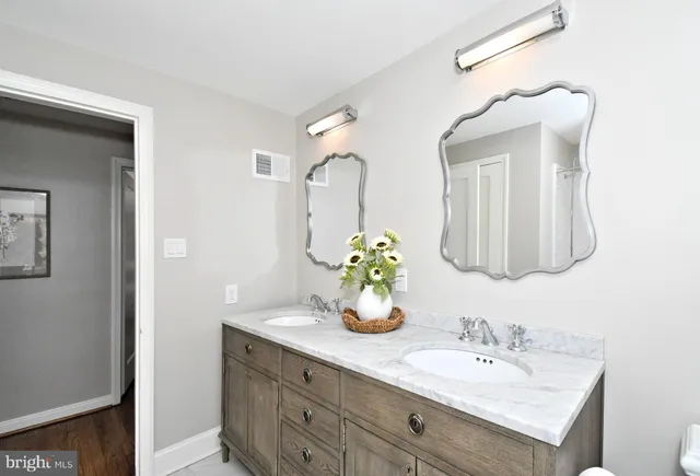 $1,389,000 | 457 School House Lane, Devon, PA 19333