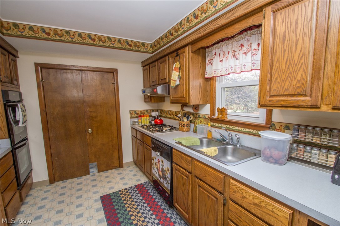 980 Hanley Road Cleveland, OH 44124 - Photo 21 of 35