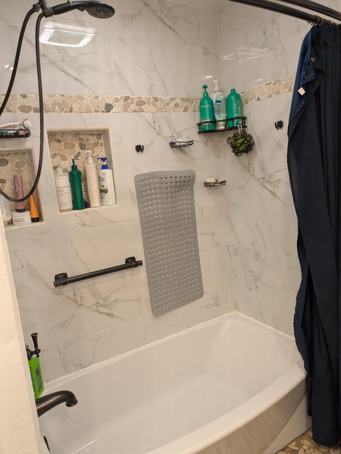 25931 Thornton Road Thornton, CA 95686 - Photo 19 of 31 a bathroom with a tub