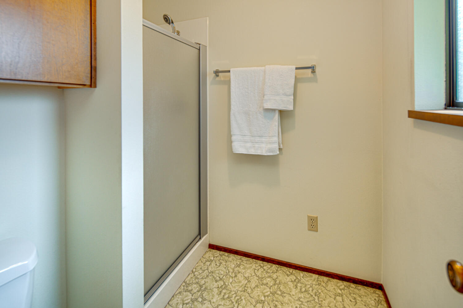 1005 Northeast Butler Market Road Bend, OR 97701 - Photo 25 of 43 1005-051