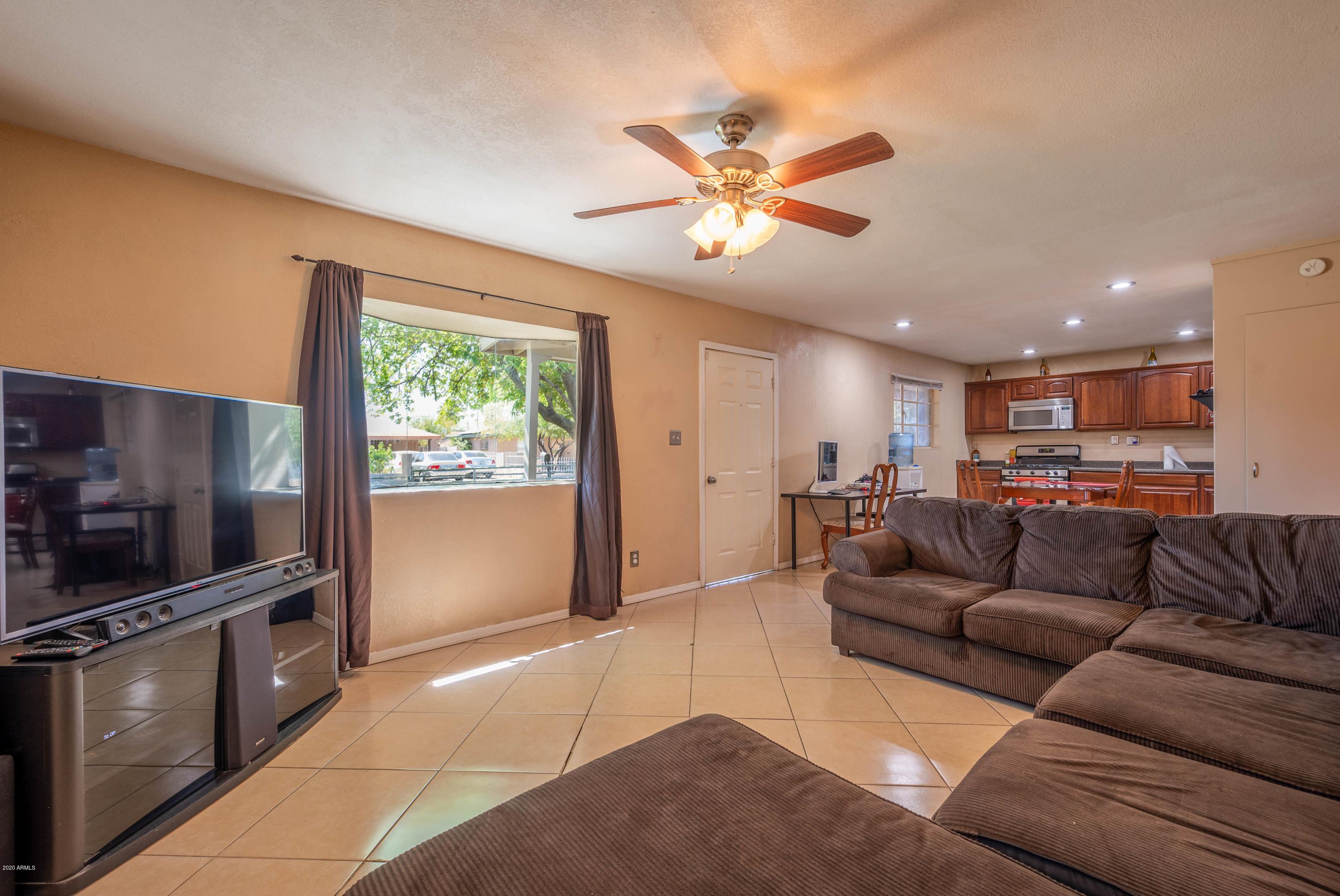 3624 West Coronado Road Phoenix, AZ 85009 - Photo 22 of 27 3624 W Coronado Rd-20