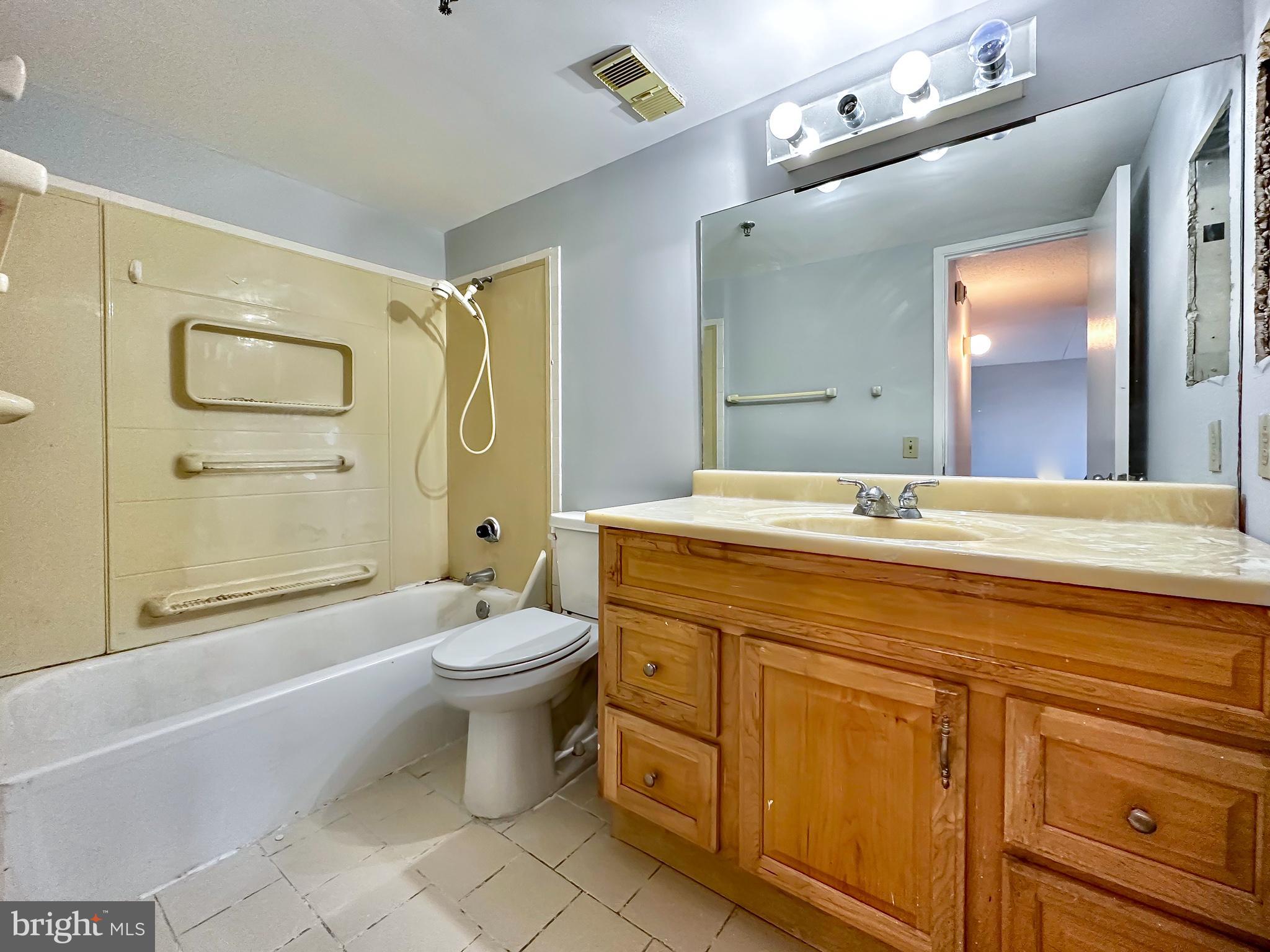 5911 Edsall Road, Unit 314 Alexandria, VA 22304 - Photo 13 of 20 Gallery Image 13