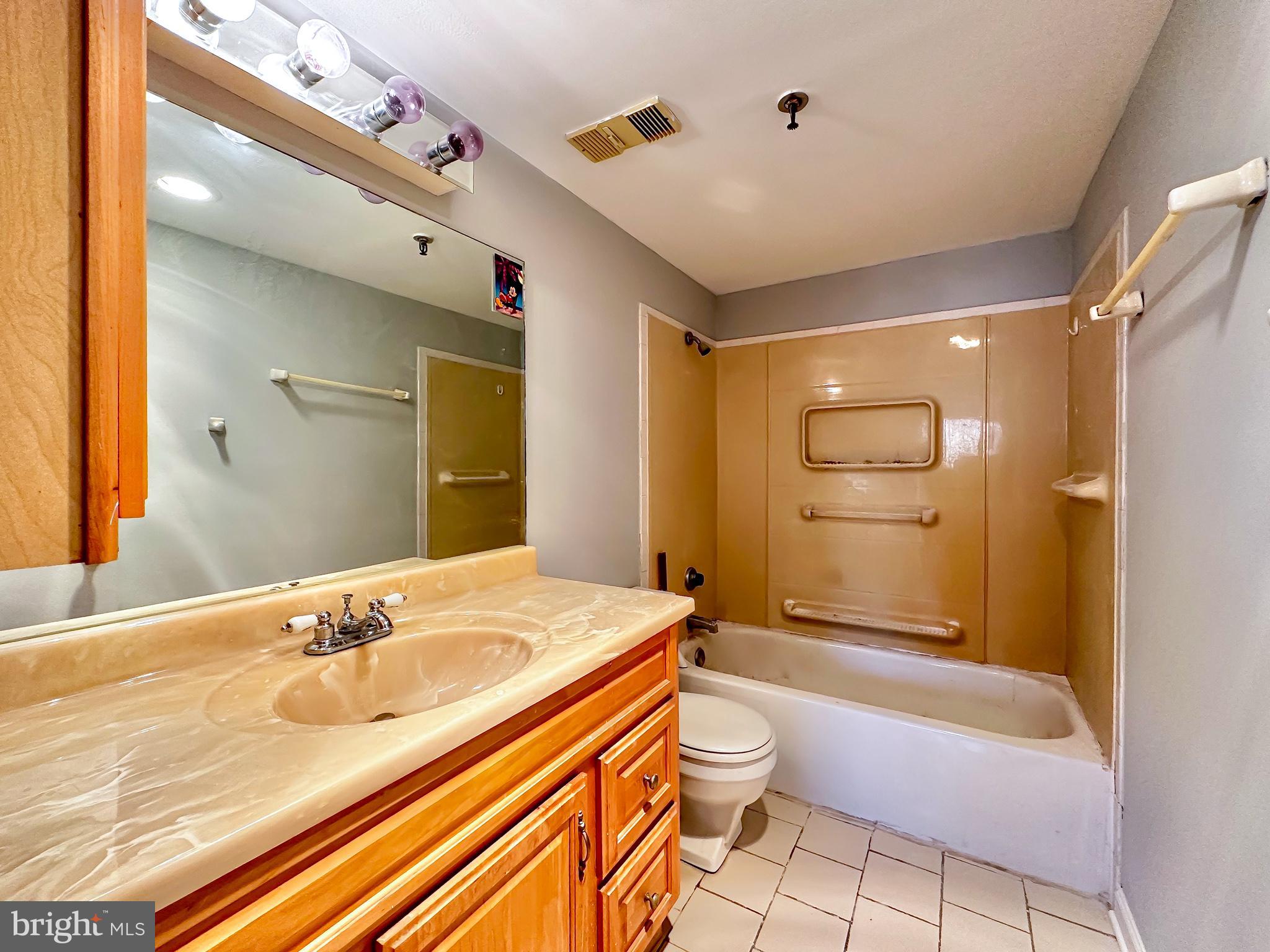 5911 Edsall Road, Unit 314 Alexandria, VA 22304 - Photo 16 of 20 Gallery Image 16