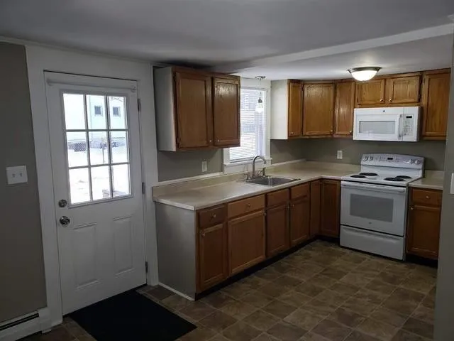 $1,700 | 8 A Allen Street, Berwick, ME 03901