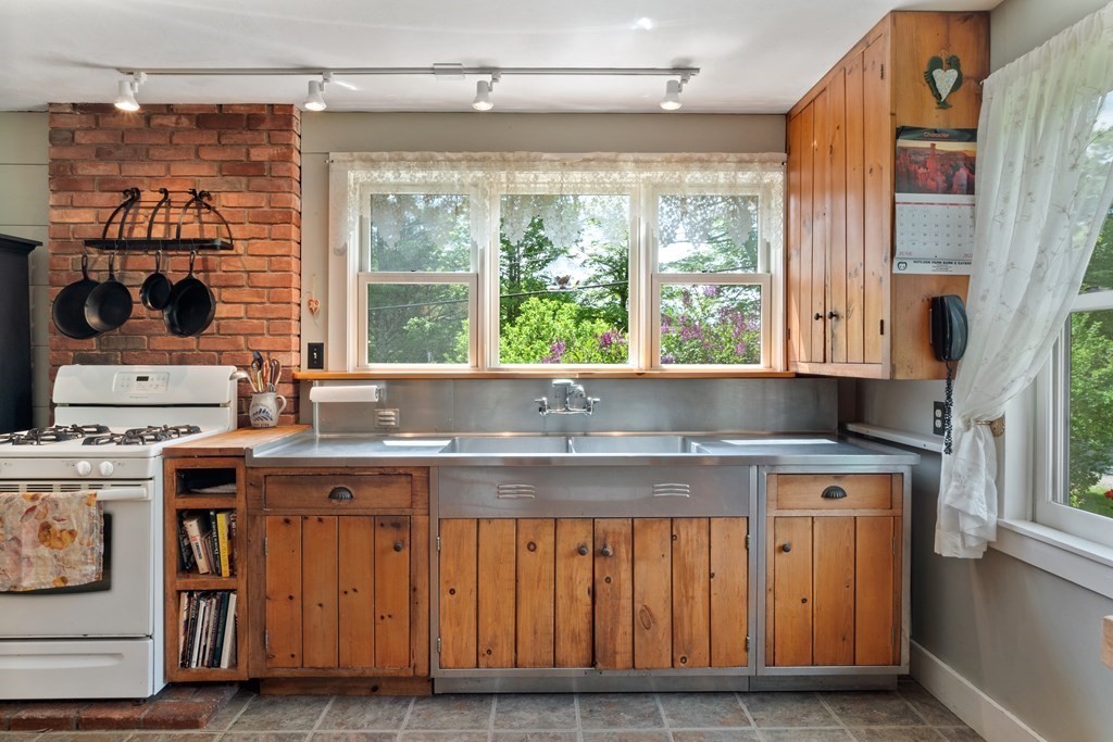 615 Old North Road Worthington, MA 01098 - Photo 12 of 41 Gallery Image 12