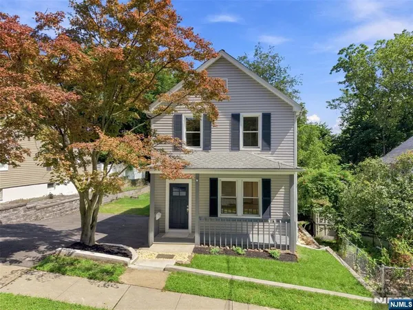 $679,000 | 33 Mohawk Avenue, Hawthorne, NJ 07506