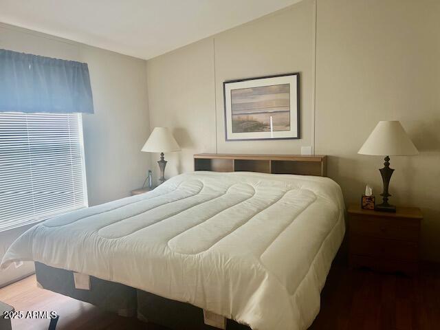 301 South Signal Butte Road, Unit 233 Apache Junction, AZ 85120 - Photo 4 of 21 a bedroom with a bed and a lamp