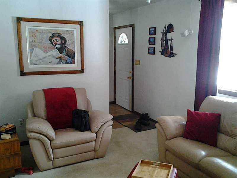 156 Cemetery Road Slippery Rock, PA 16057 - Photo 3 of 16 Living Room.