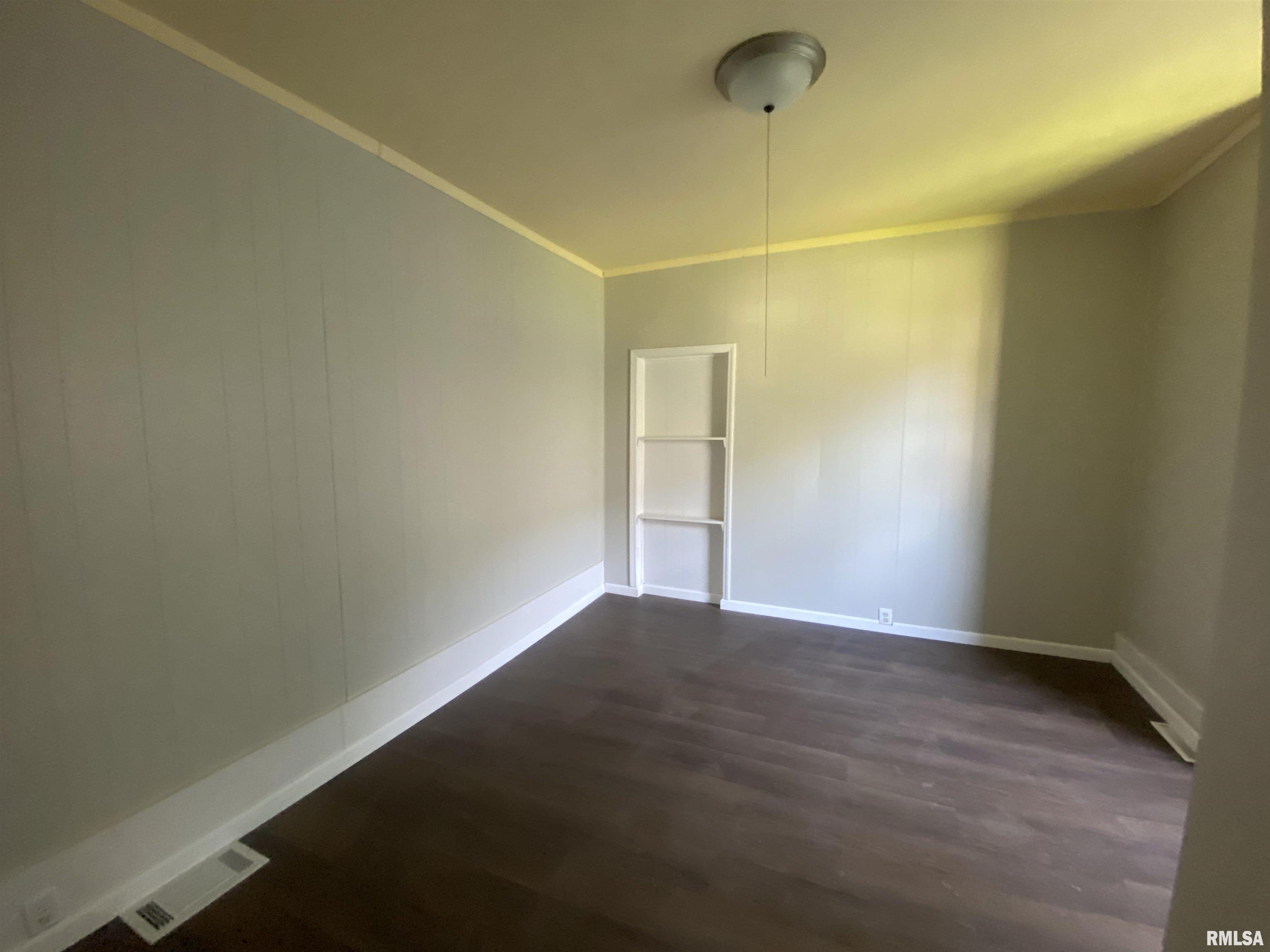 624 East Maple Street Canton, IL 61520 - Photo 4 of 29