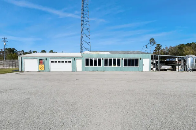 a view of house with a street