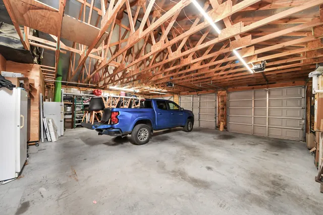 a view of a garage
