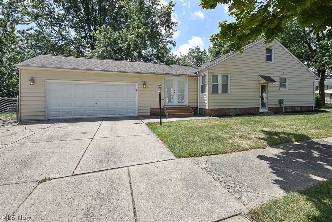 1651 Lyndhurst Road Lyndhurst, OH 44124 - Photo 4 of 34