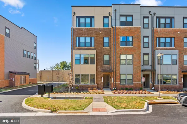 $3,500 | 16302 Connors Way, Unit 21, Derwood, MD 20855