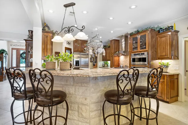 $1,150,000 | 256 Southcreek Park, Livingston, TX 77351