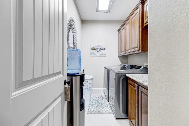 $1,150,000 | 256 Southcreek Park, Livingston, TX 77351