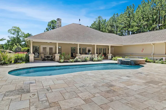 $1,150,000 | 256 Southcreek Park, Livingston, TX 77351