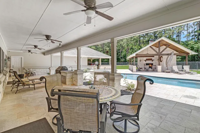 $1,150,000 | 256 Southcreek Park, Livingston, TX 77351