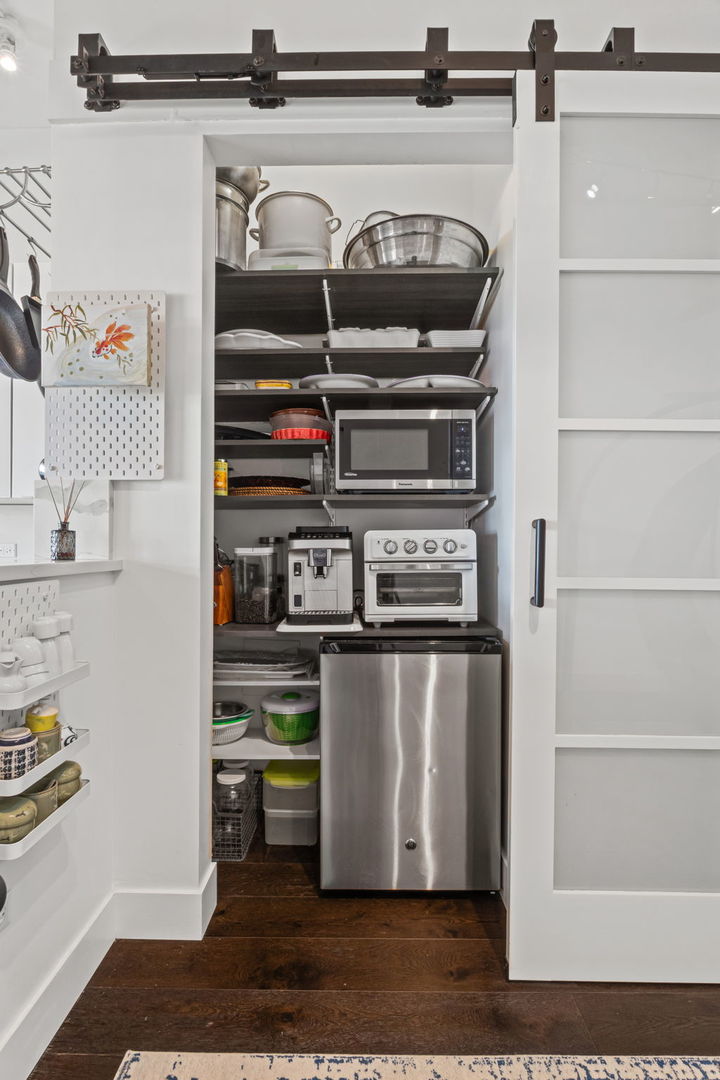 1640 Maple Avenue, Unit 304 Evanston, IL 60201 - Photo 20 of 25 a close view of washer and dryer