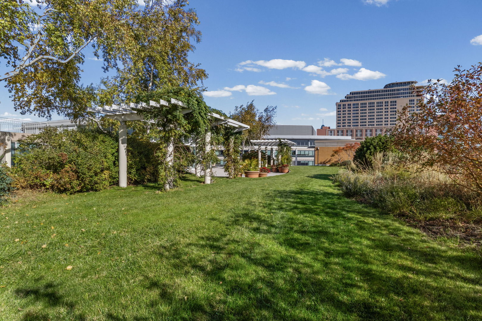 1640 Maple Avenue, Unit 304 Evanston, IL 60201 - Photo 24 of 25 a view of a building