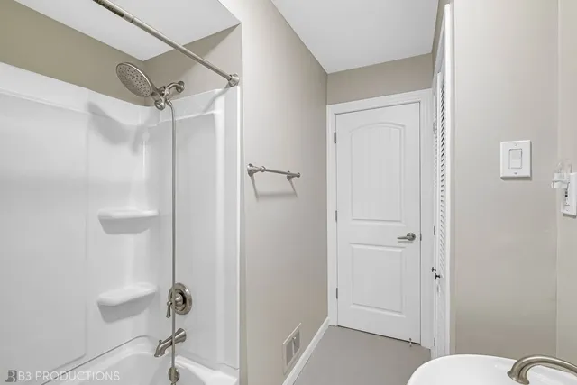 $334,000 | 5825 West 109th Street, Chicago Ridge, IL 60415