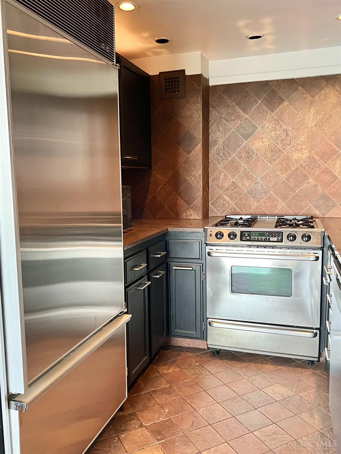 2324 Madison Road, Unit 1509 Cincinnati, OH 45208 - Photo 6 of 18