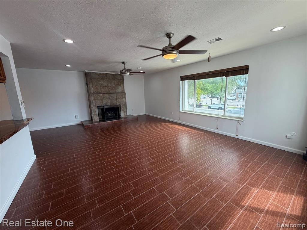 243 14 Mile Road Clawson, MI 48017 - Photo 5 of 44 Gallery Image 5