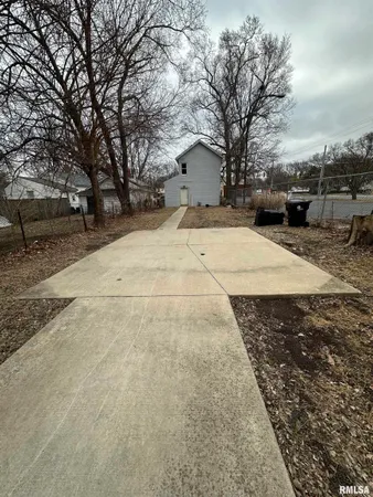 $50,000 | 1305 Northeast Monroe Street, Peoria, IL 61603