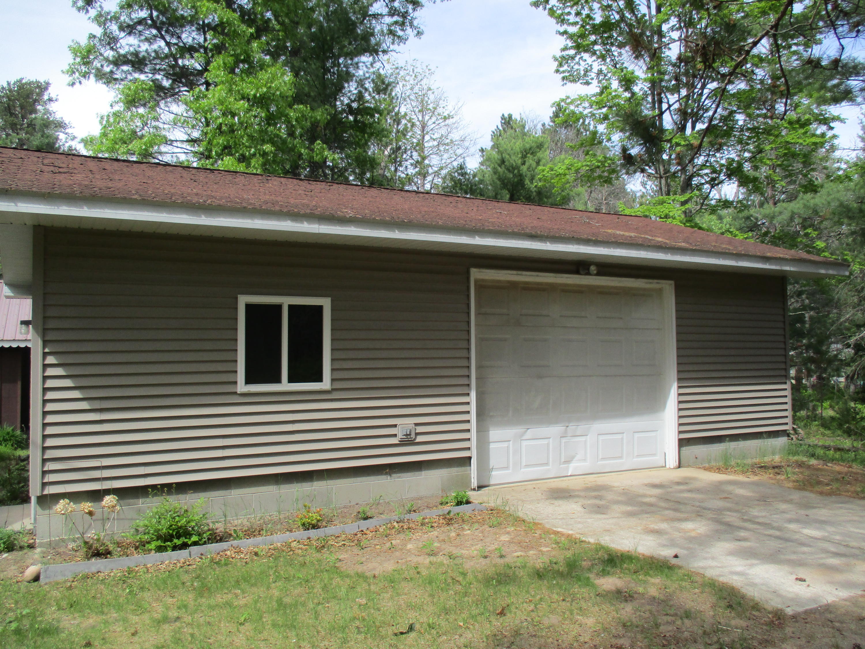 1035 Eagle Point Road Grayling, MI 49738 - Photo 38 of 57 Gallery Image 38