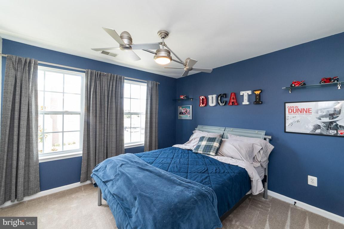 681 Springhouse Square Southeast Leesburg, VA 20175 - Photo 19 of 50 Bedroom 3 w/ ceiling fan
