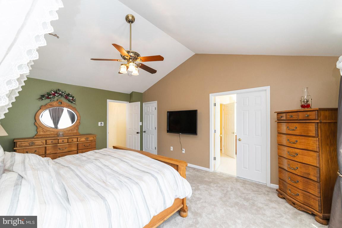 681 Springhouse Square Southeast Leesburg, VA 20175 - Photo 23 of 50 Primary suite w/ en-suite