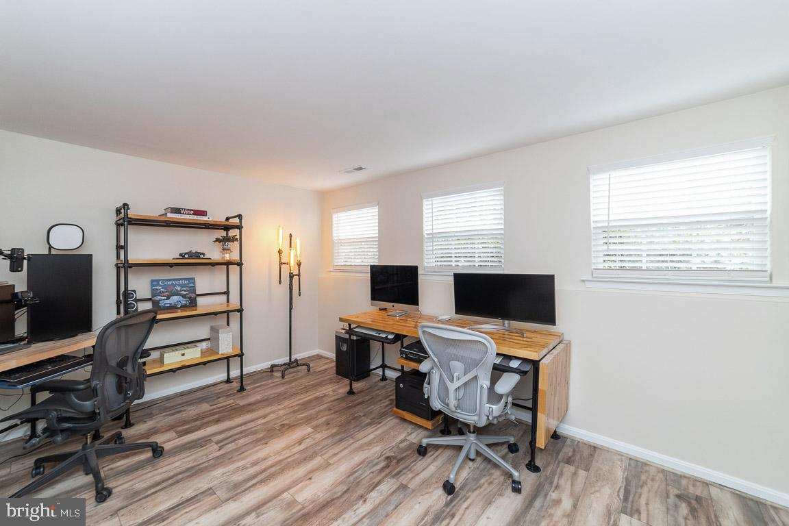 681 Springhouse Square Southeast Leesburg, VA 20175 - Photo 33 of 50 Lower level office or guest room
