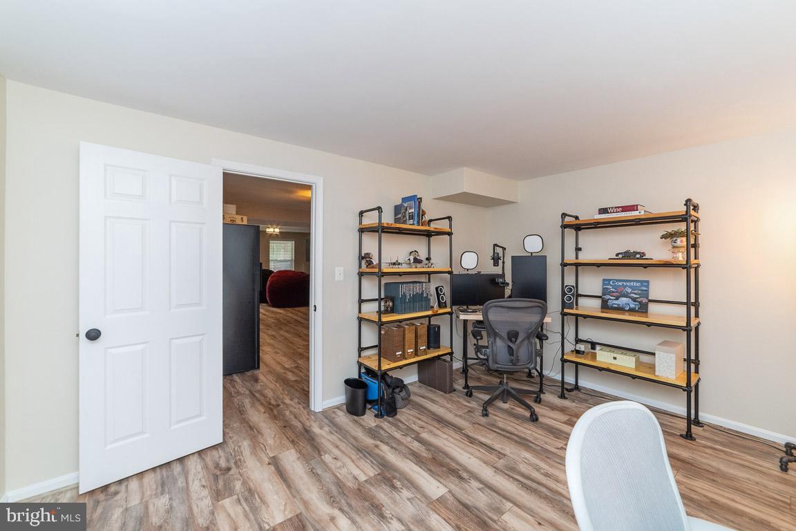 681 Springhouse Square Southeast Leesburg, VA 20175 - Photo 34 of 50 Lower level office