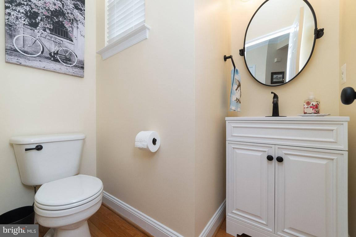 1/2 bath just off the entry