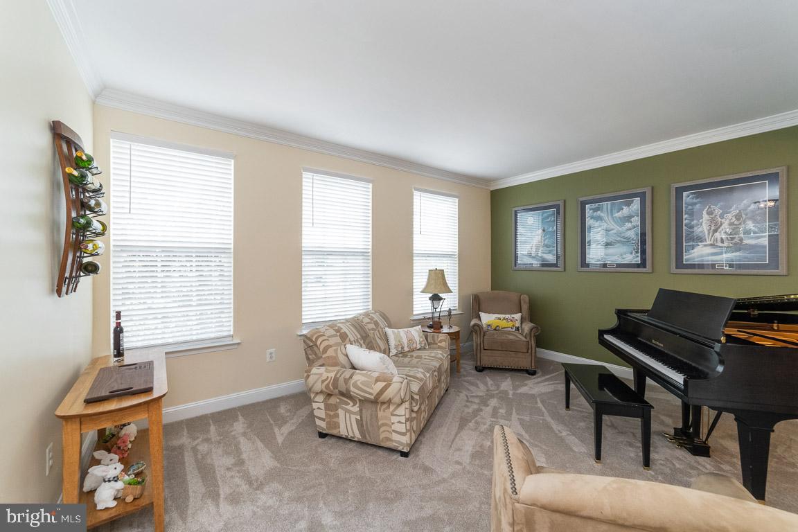 Great natural light in the living room