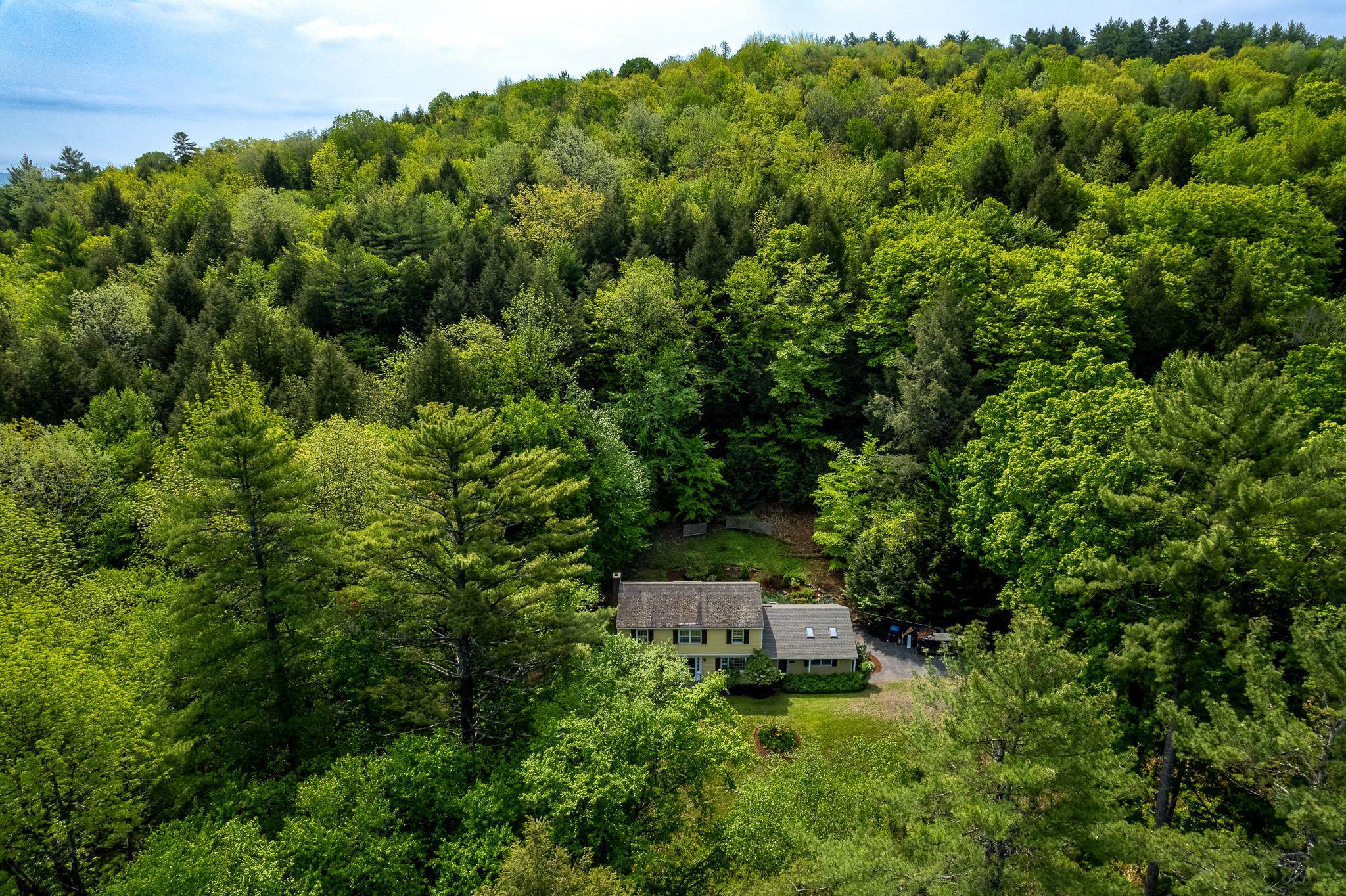 8 Ledge Road Hanover, NH 03755 - Photo 2 of 20