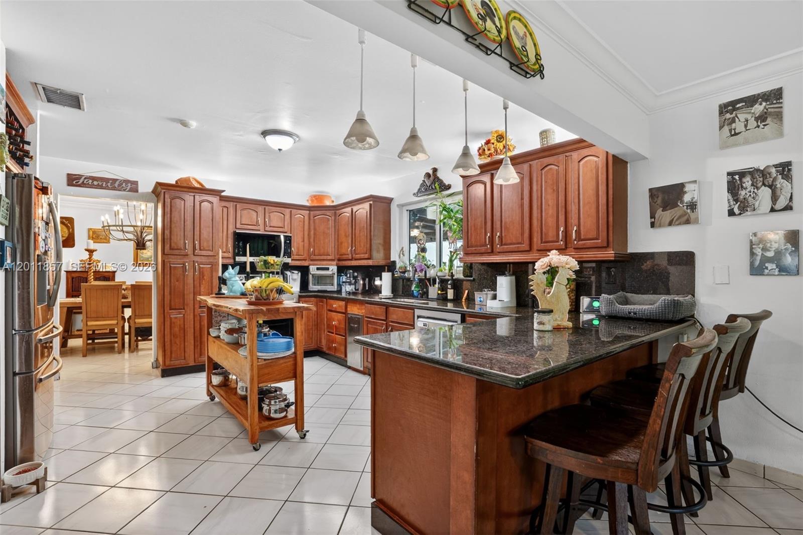 3024 Southwest 98th Court Miami, FL 33165 - Photo 15 of 49