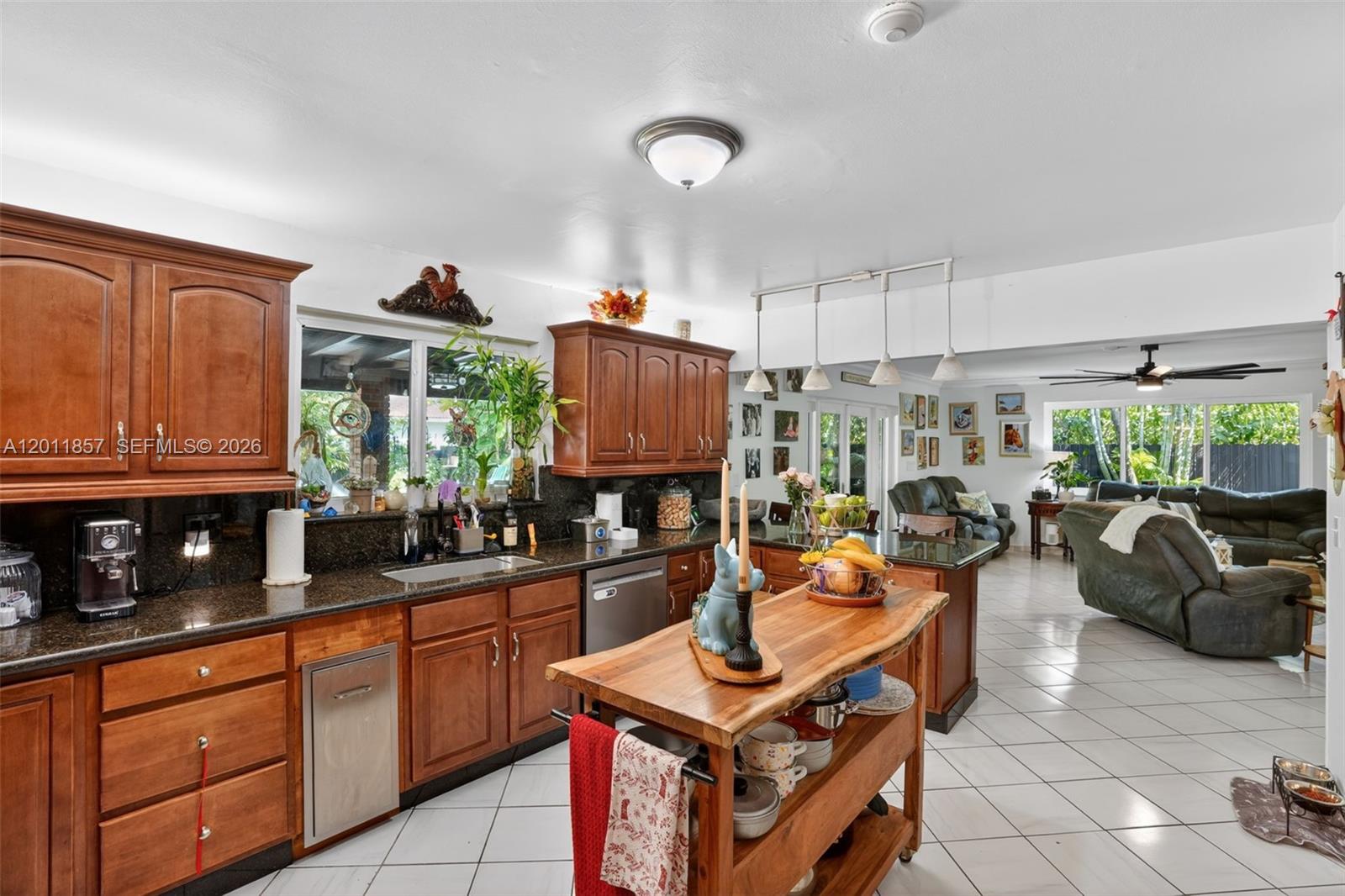 3024 Southwest 98th Court Miami, FL 33165 - Photo 19 of 49