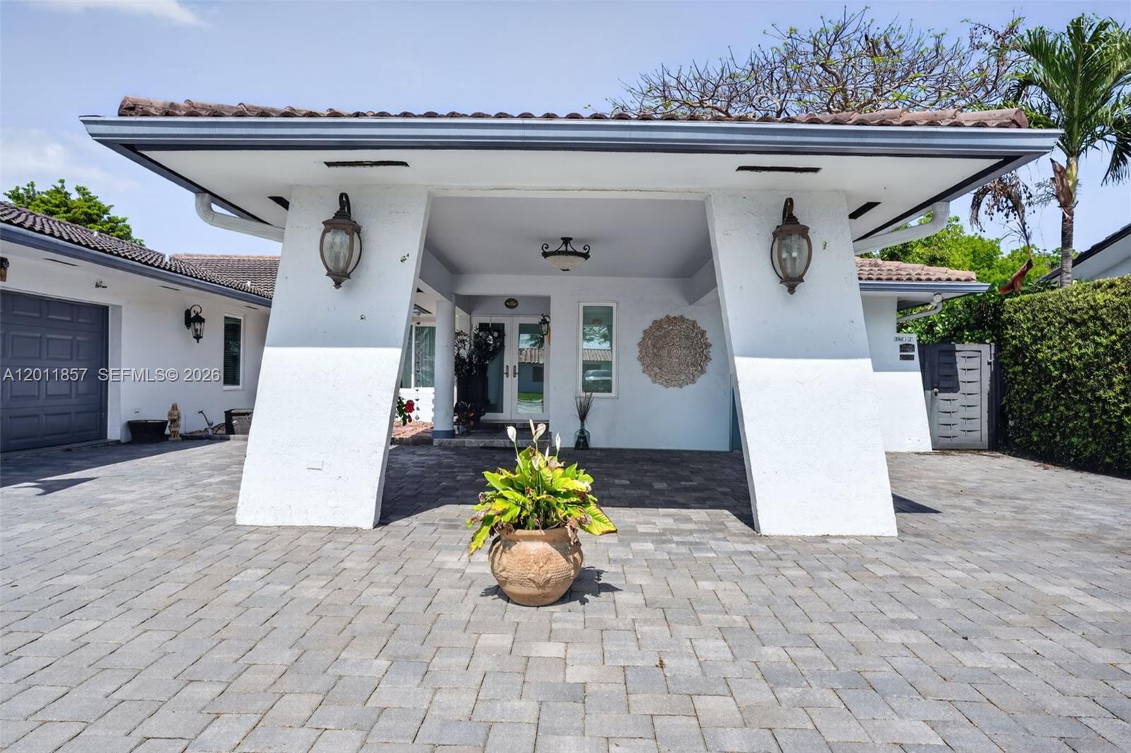 3024 Southwest 98th Court Miami, FL 33165 - Photo 3 of 49