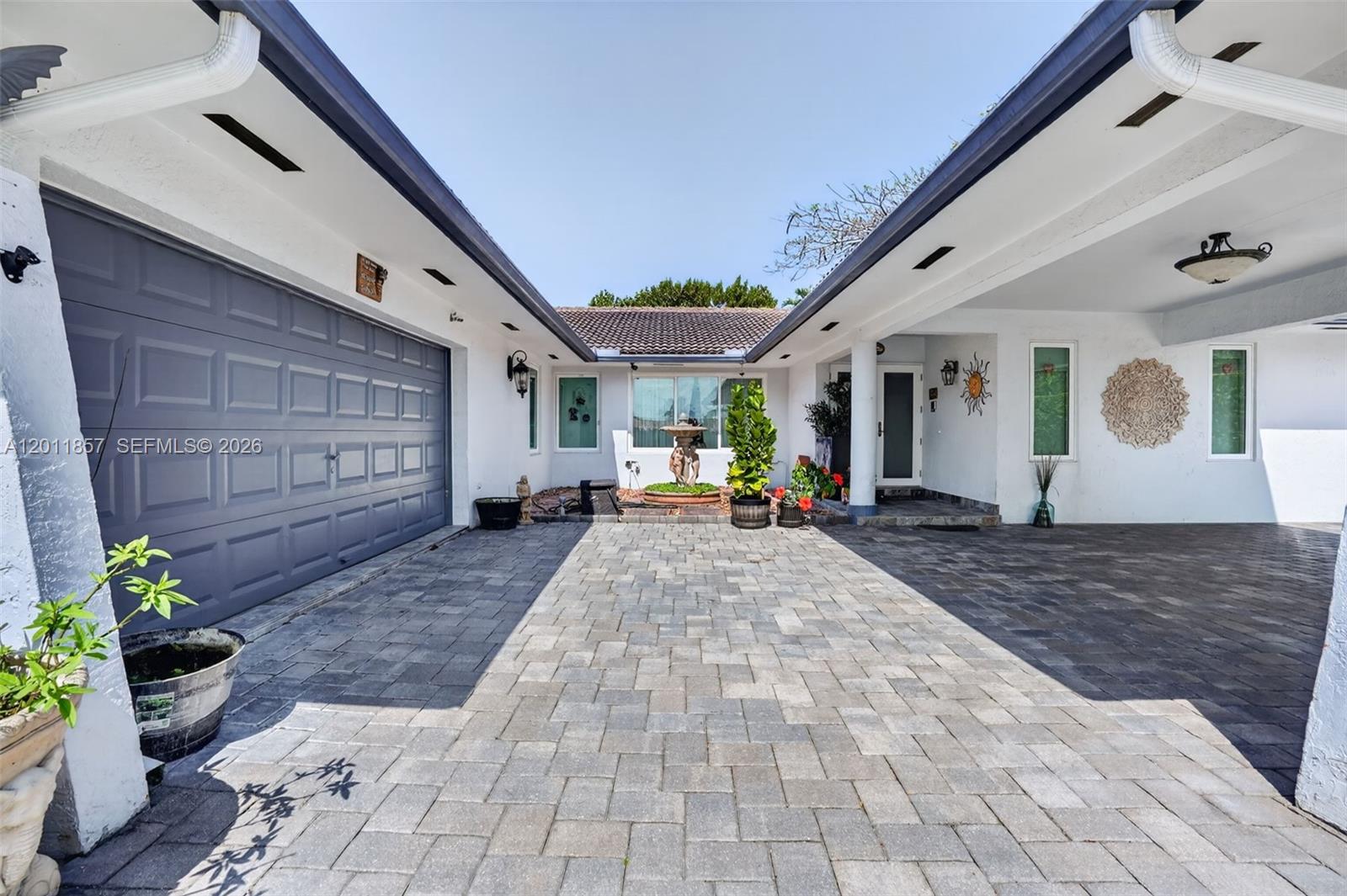 3024 Southwest 98th Court Miami, FL 33165 - Photo 6 of 49