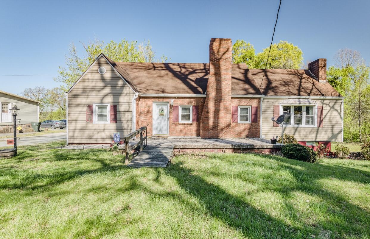 801 South Austin Springs Road Johnson City, TN 37601 - Photo 2 of 30 0790F6B9-404E-47F8-84A9-77CD5F20AA62