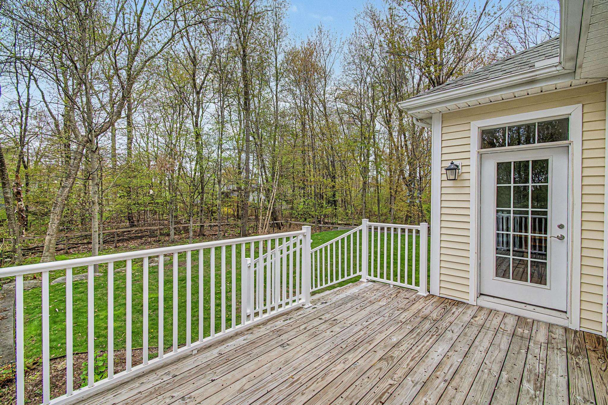 107 Staniford Farms Road Burlington, VT 05408 - Photo 5 of 56