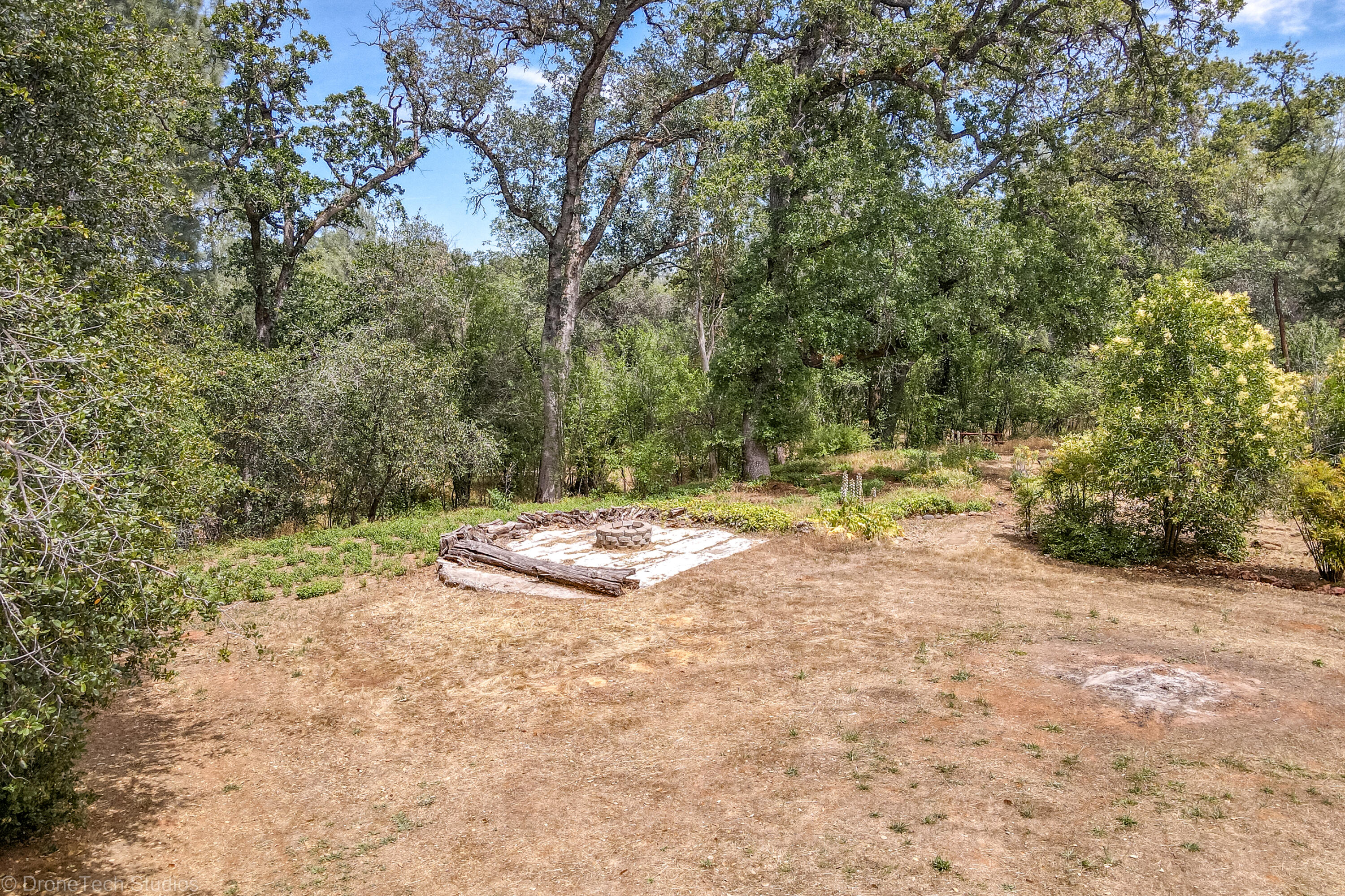9983 Harley Leighton Road Redding, CA 96003 - Photo 21 of 58 Fire pit