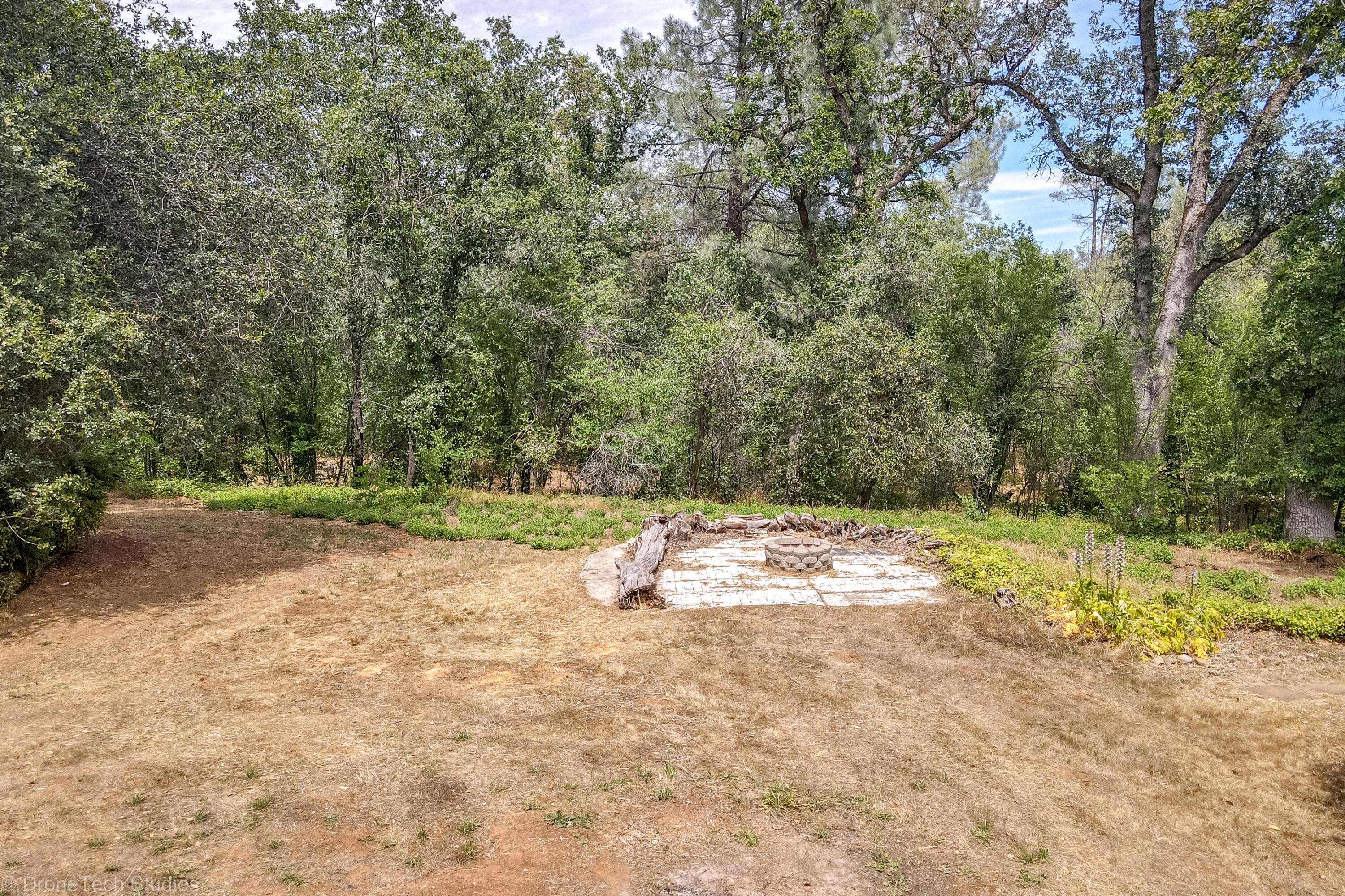 9983 Harley Leighton Road Redding, CA 96003 - Photo 24 of 58 Parklike setting