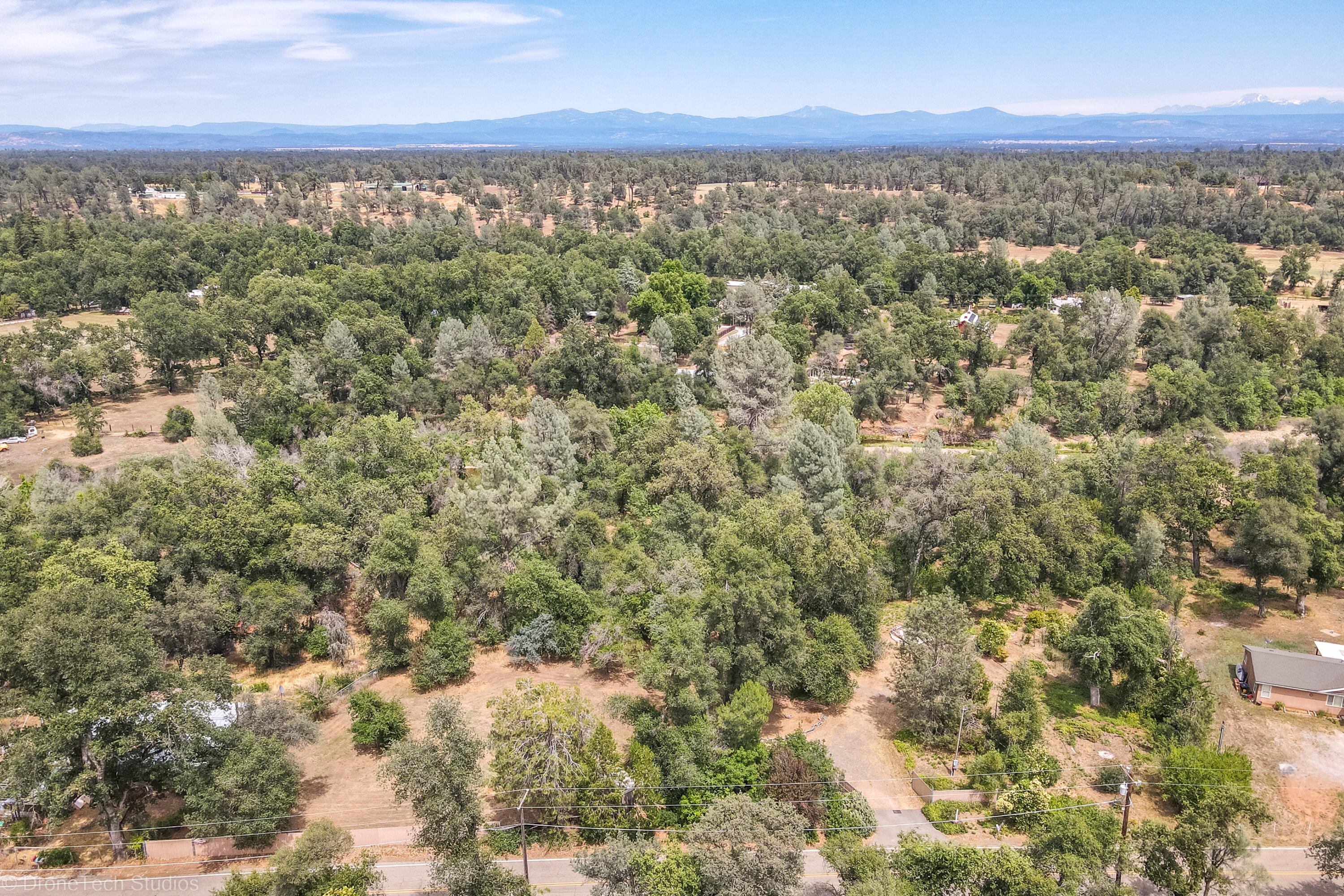 9983 Harley Leighton Road Redding, CA 96003 - Photo 26 of 58 Looking east