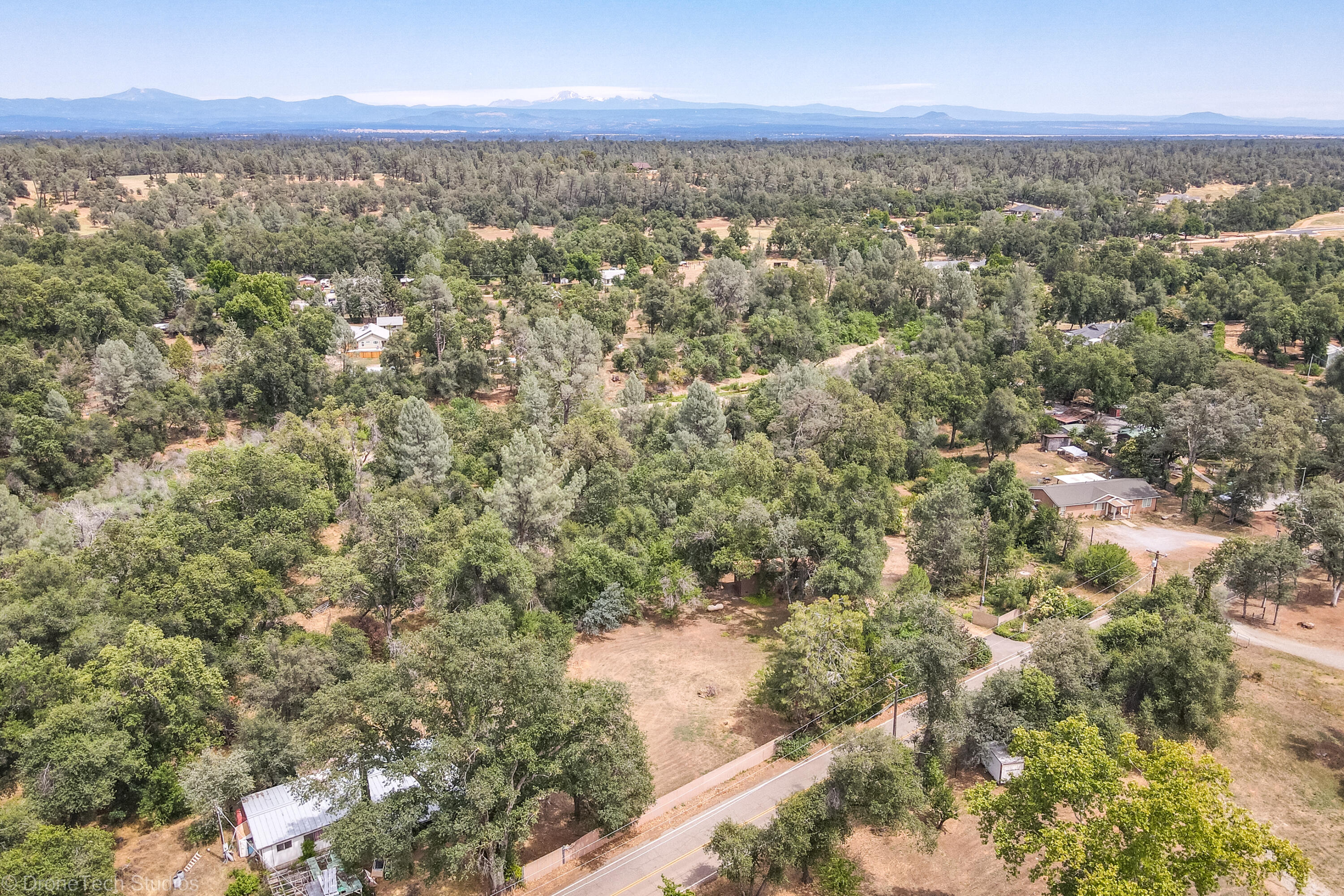 9983 Harley Leighton Road Redding, CA 96003 - Photo 27 of 58 Souteast virw