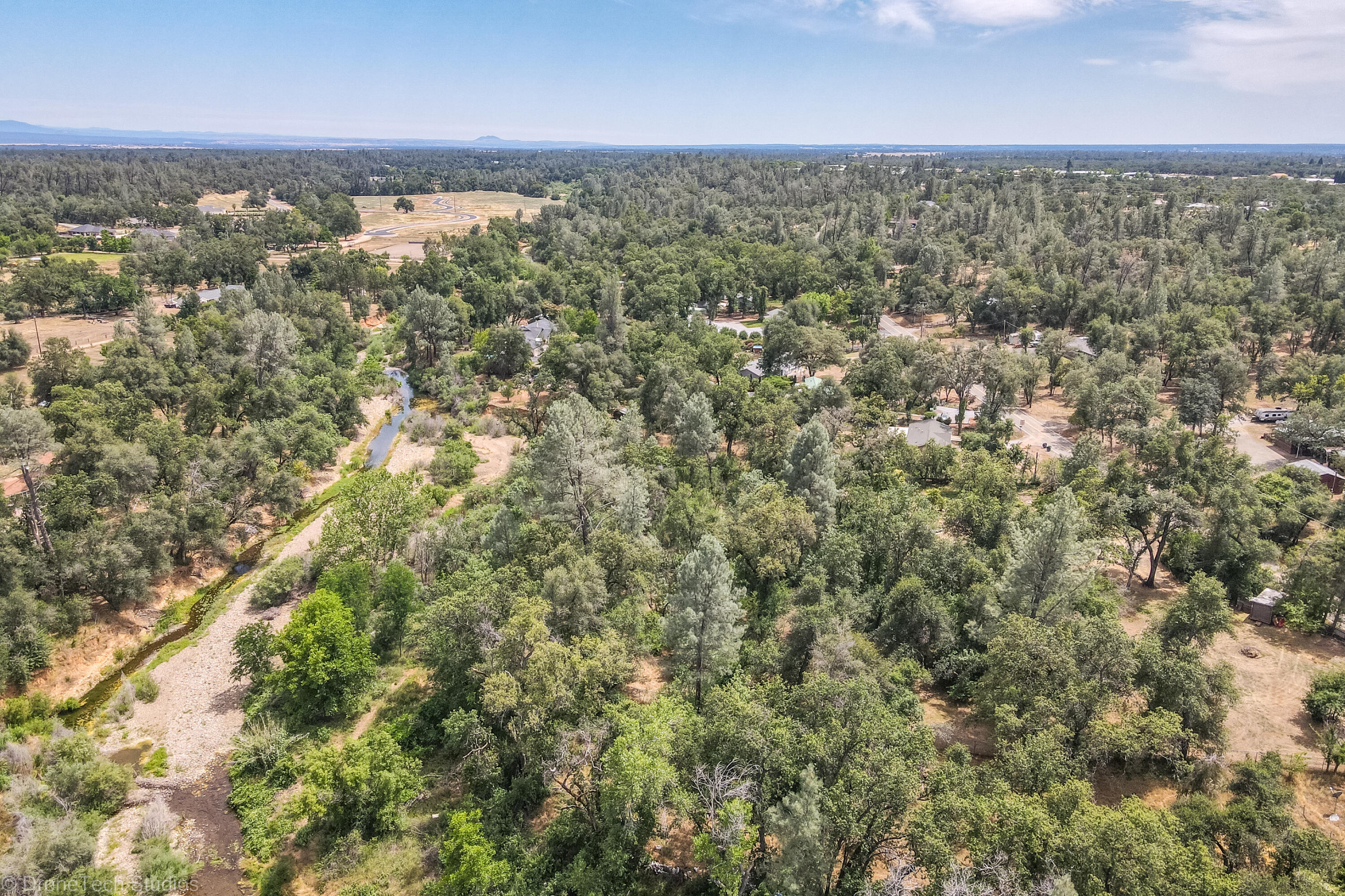 9983 Harley Leighton Road Redding, CA 96003 - Photo 30 of 58 330' creek frontage