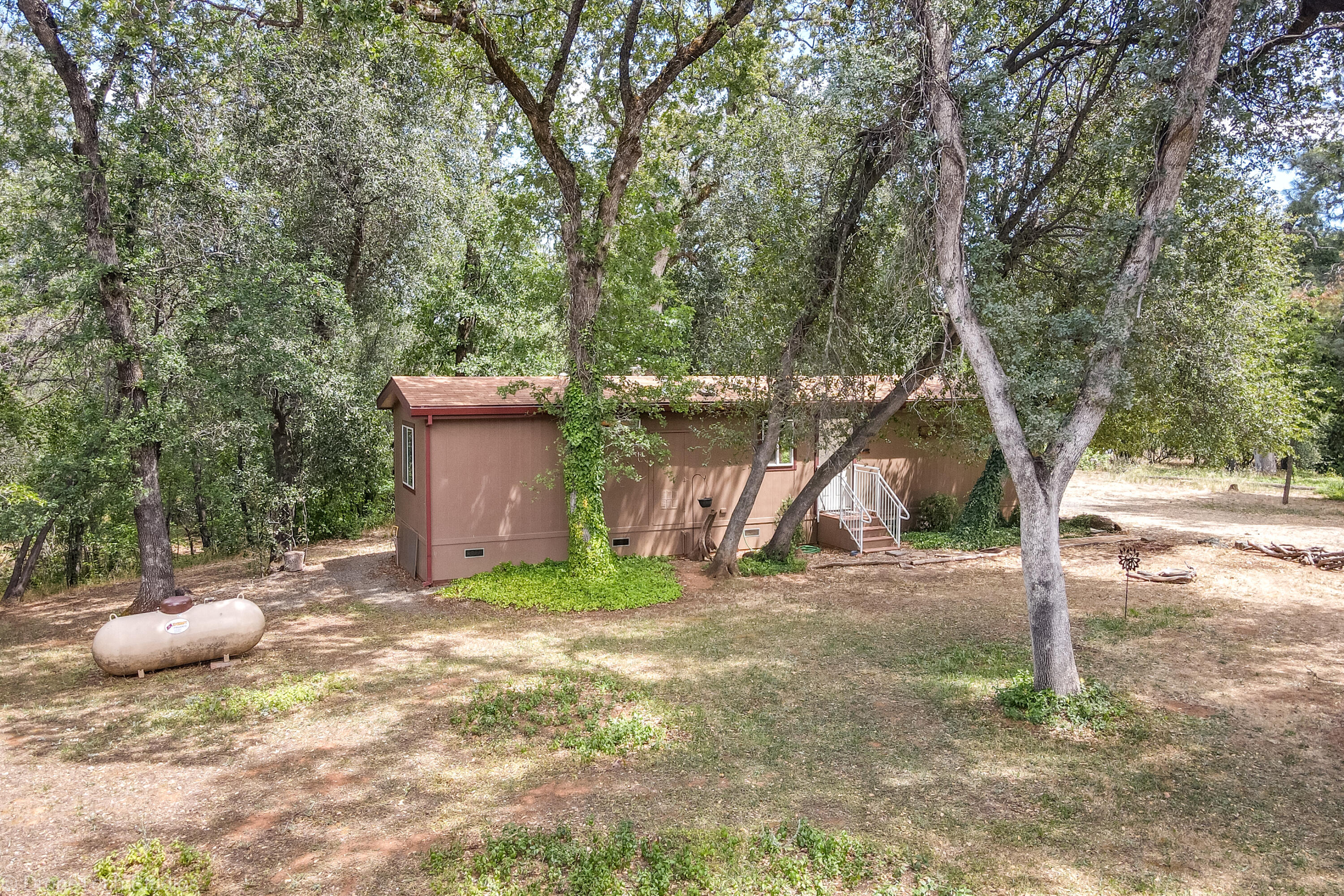 9983 Harley Leighton Road Redding, CA 96003 - Photo 6 of 58 Tree-shaded homesite